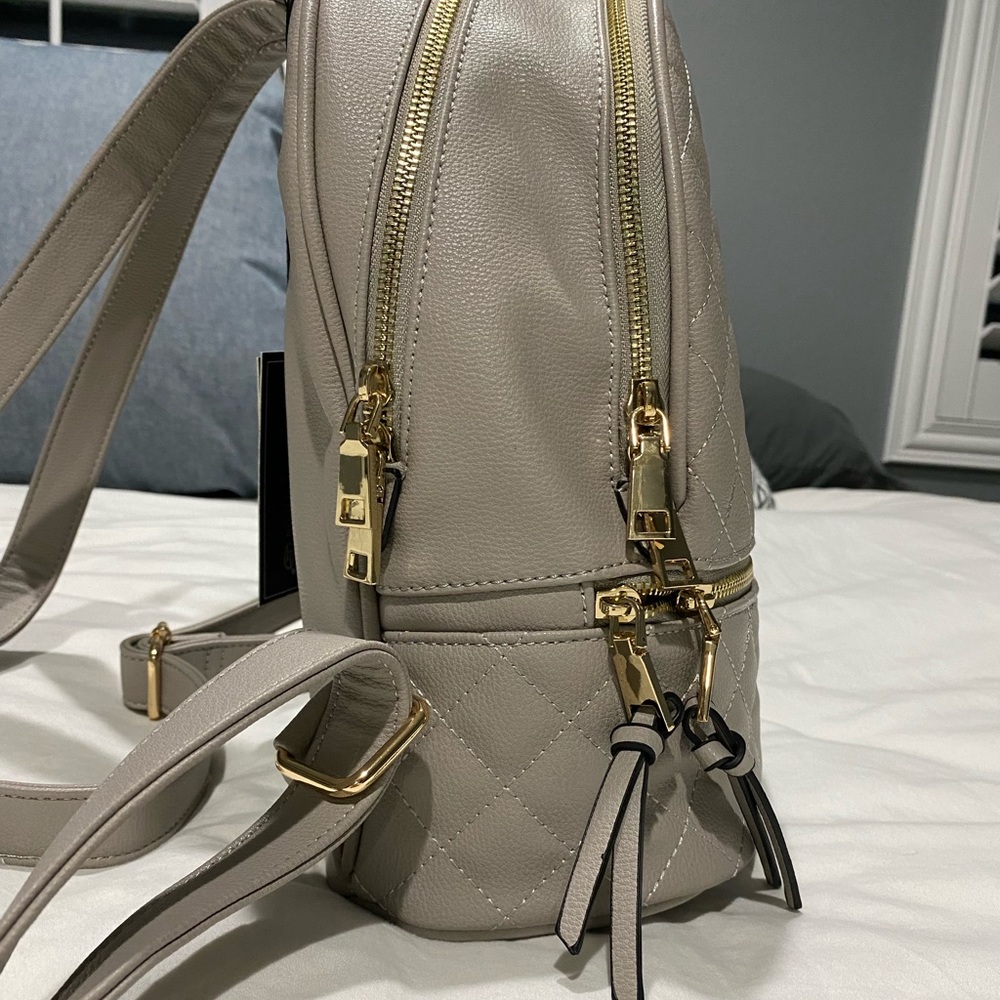 Beautiful Backpack - Picture 9 of 9